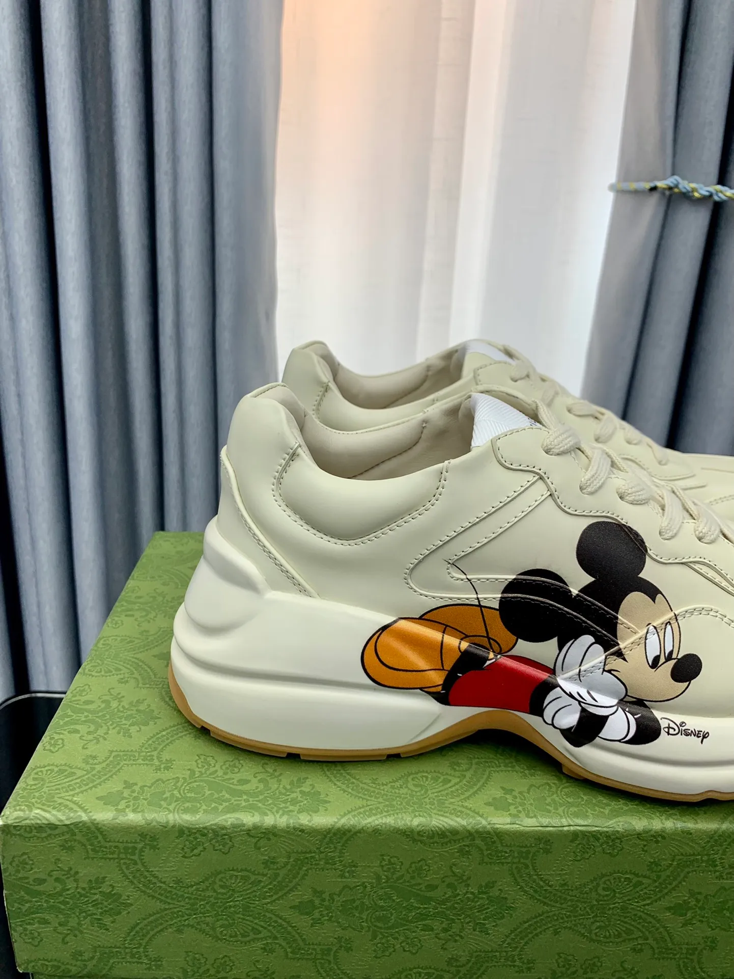 👟👟Ex-factory price 480👟👟 Women's Shoes Women's Clothes Women's Shoes Women's Clothes Gucci Dad Shoes for Couples Old Leather Horn-shaped Retro Jogging Shoes The Balenciaga grandpa trend has subsided and ushered in GUCCI dad shoes, the trend leader in the fashion industry. Original shoes are molded and original lasts are made by Italian handmade OEM! [Gucci original dad shoes] Original surface: imported calfskin! Lining: Grade A hybrid lambskin! Outsole: The highest restoration sole T👟👟Ex-factory price U material plus wear-resistant foam (anti-wear cushioning) ivory leather processed with distressed effect The sole is 5cm high! The comfort level is excellent, killing all high-end versions on the market! Original logo outsole! 👣Size: Women’s size 35-40. Men's size 38-45. Women's heel with 🈚️logo! Men's heel with 🈶️logo!